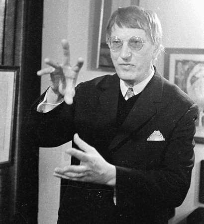 Gerhard Altenbourg in der Galerie Oben, Chemnitz, 1981, (Foto: Ralf-Rainer Wasse)