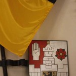 Wappen und Flagge mit den Farben der Stadt Altenburg (Foto: der uNi)