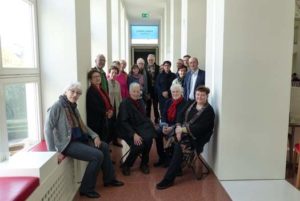 Mitglieder der Gerhard Altenbourg Gesellschaft und des Förderkreises „Freunde des Lindenau-Museums“ nach dem Ausstellungsbesuch im museum kunstpalast in Düsseldorf (Foto: Luise Ehrhardt)