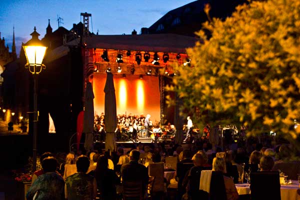 Konzert auf dem Altenburger Marktplatz (Foto: ABG-Info)
