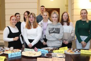 Azubis des Landratsamts Altenburg backen für den guten Zweck (Foto: Landratsamt Altenburger Land)