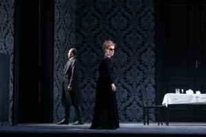 „Die toten Augen“_Anne Preuß (Myrtocle), Alejandro Lárraga Schleske (Arcesius) (Foto: Ronny Ristok)