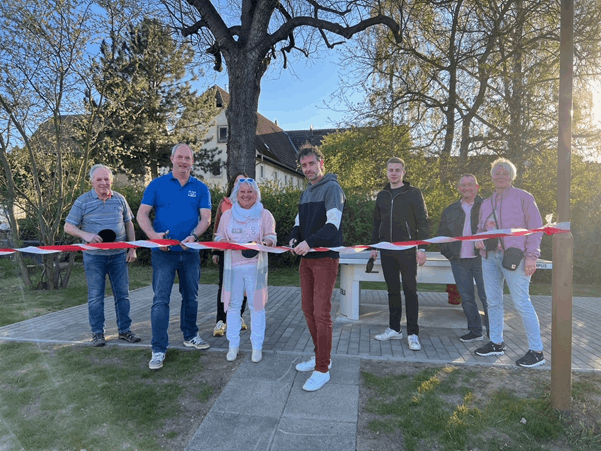 Neue Tischtennisplatte in Kosma eingeweiht (Foto: Franziska Ebert)