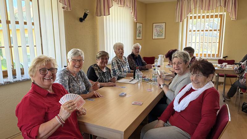 Der Spielenachmittag in Thonhausen ist für viele Bürgerinnen und Bürger fester Bestandteil in der Wochenplanung und unverzichtbar. (Foto: Landratsamt)